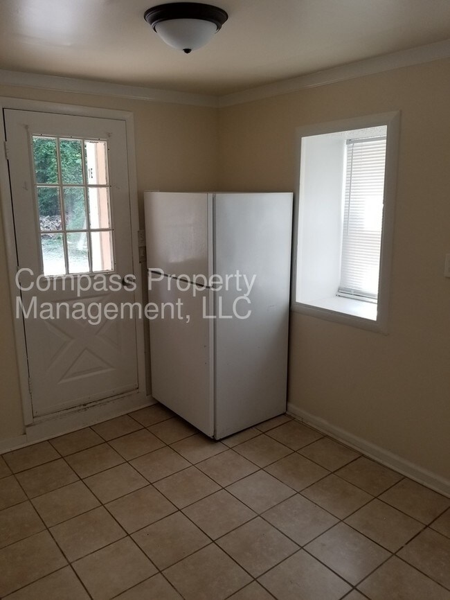 Building Photo - $795 - 2 Bed, 1 Bath - Downingtown