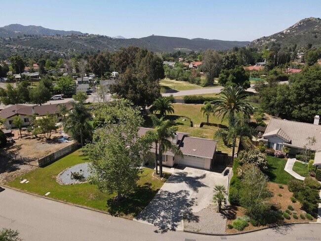 Foto del edificio - 16328 Bassett Ct