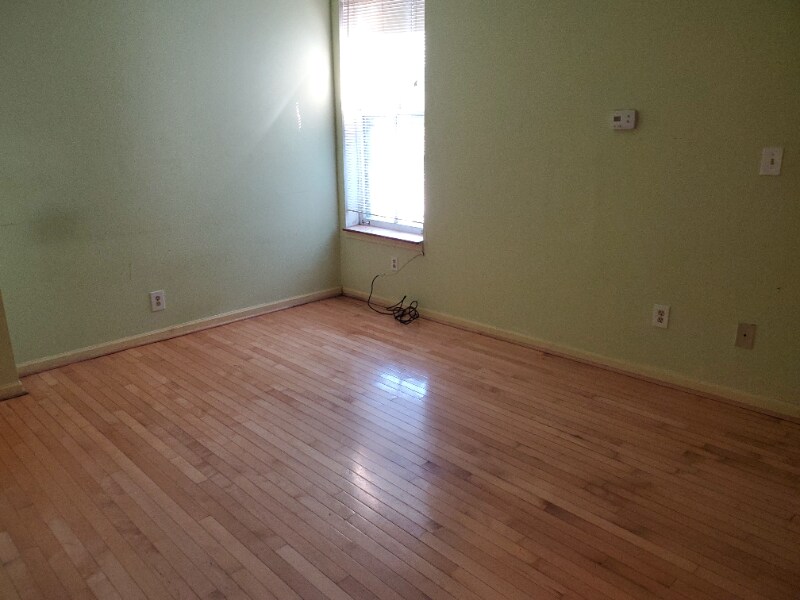Foto principal - 807 Hollins St
