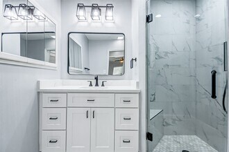 Building Photo - 5122 W Bellfort Ave