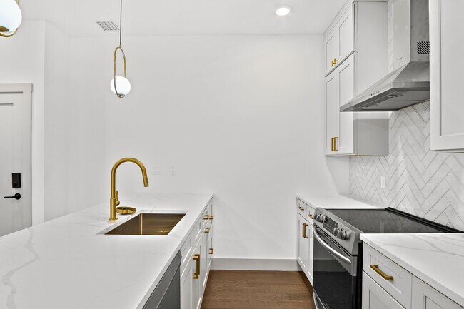 Foto del edificio - 127 E Cottage St