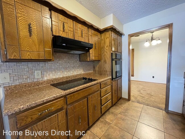 Building Photo - 3 br, 2 bath House - 4422 Ridgecrest