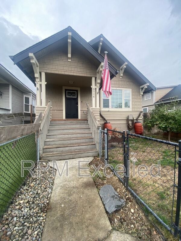 Primary Photo - 3714 E I St