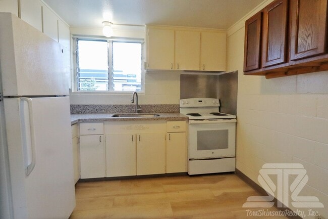 Building Photo - 1152