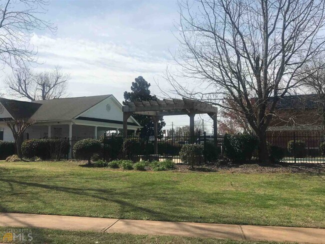 Building Photo - 373 Coral Cir