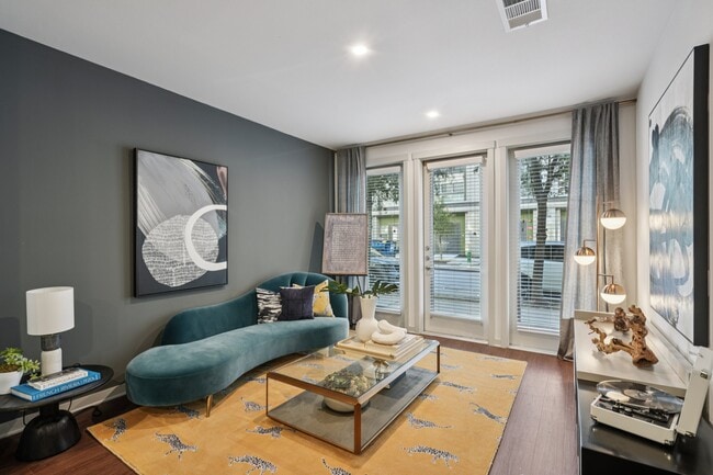 Building Photo - Montage Southside