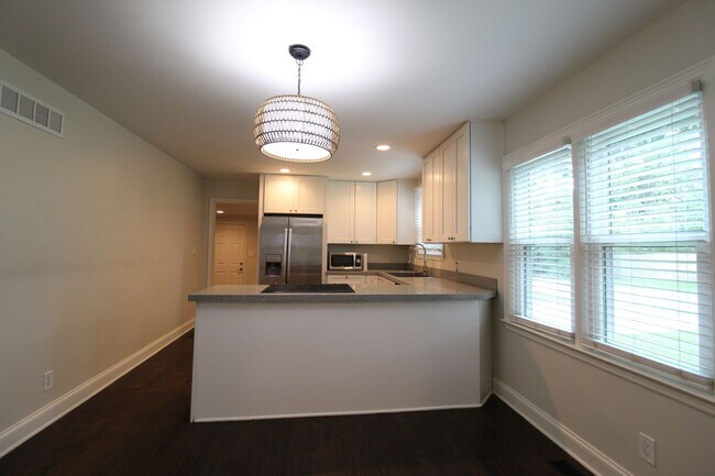 Foto del edificio - 2 Bedroom 1 Bath Home In Fairway KS