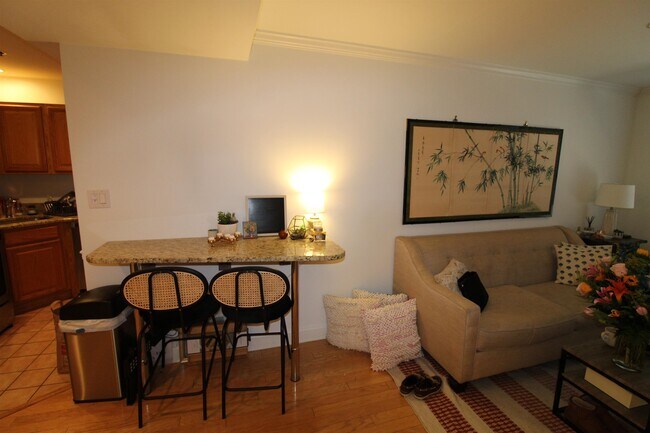 Foto del edificio - 711 Clinton St