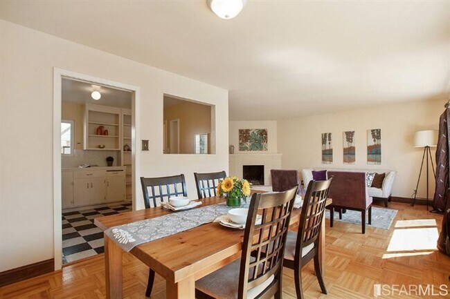 Building Photo - 27 Latona St