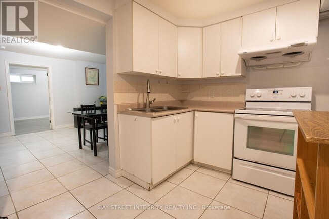 Building Photo - 87 Raymerville Dr