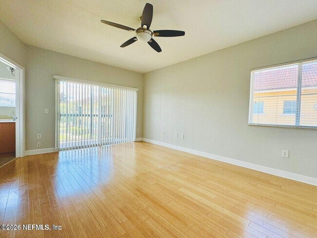 Foto del edificio - 9745 Touchton Rd