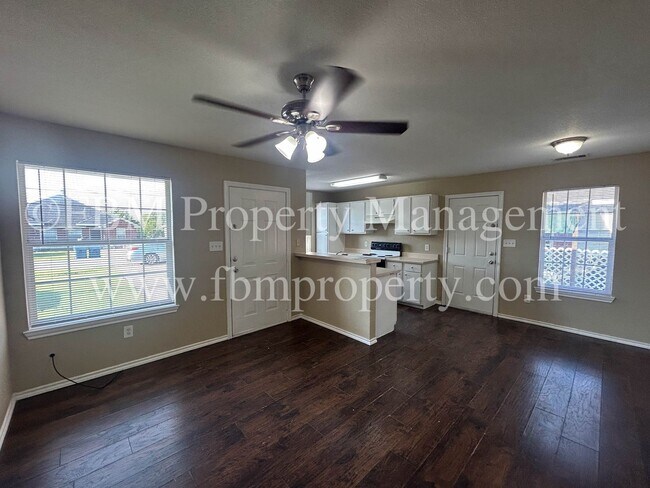 Foto del edificio - 208-210 West Lamar St