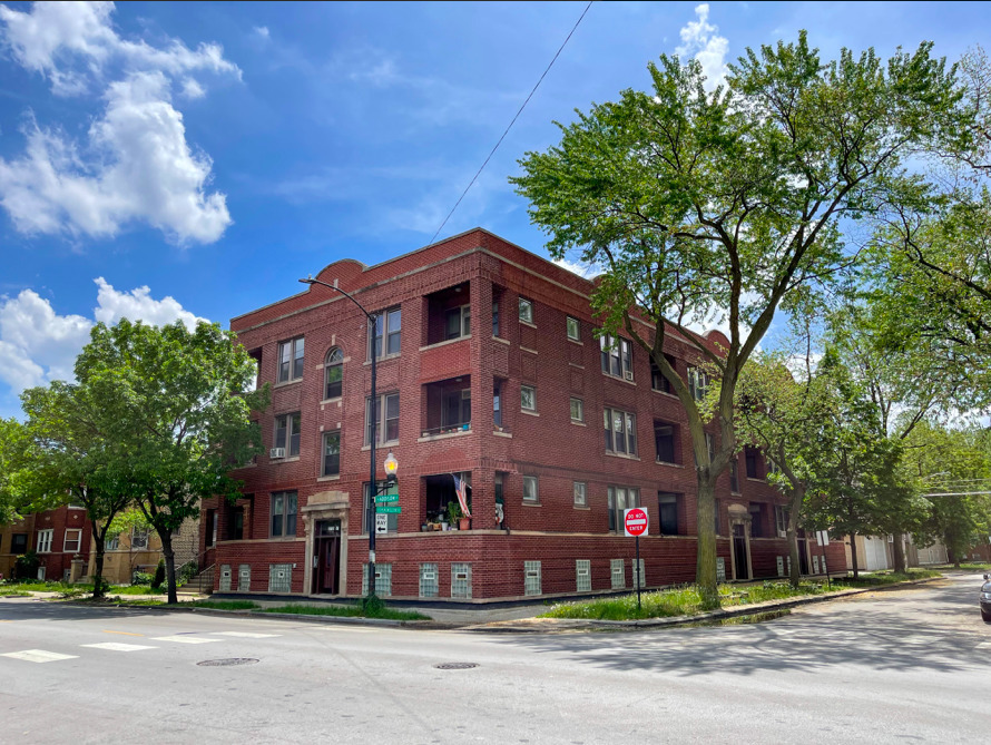 Primary Photo - 3549 N Hamlin Ave