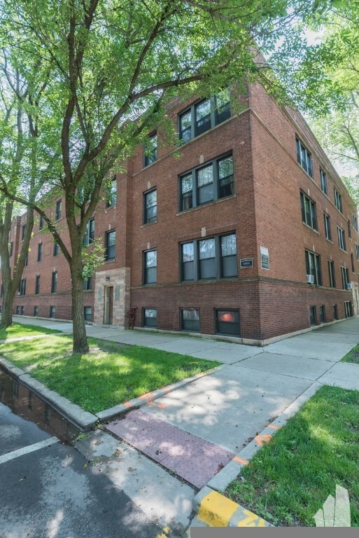Building Photo - 2253 W Argyle St
