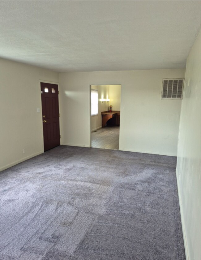 Foto del edificio - Charming 3-Bedroom Home with Garage & Private Backyard in Brookston, IN
