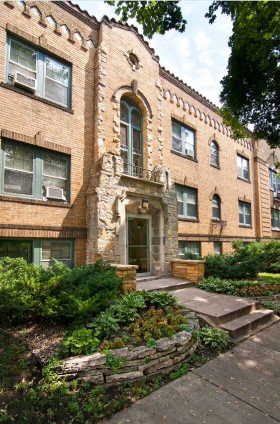 Building Photo - 3305 Fremont Ave S