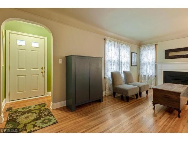 Building Photo - Beautiful 3BR 2BA Turnkey home in Minneapolis
