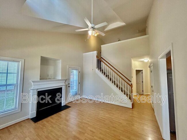 Foto del edificio - 2701 Sterling Park Drive