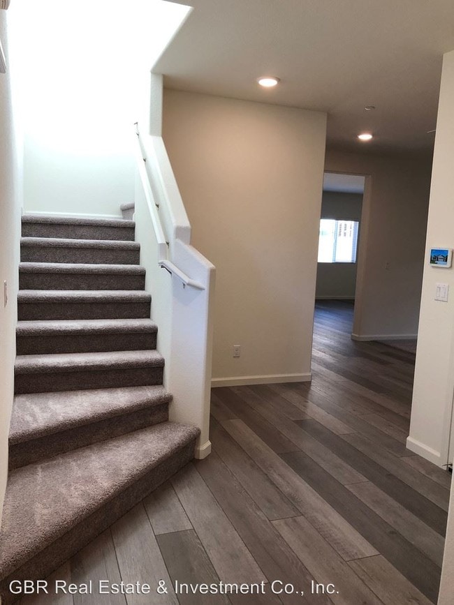 Building Photo - 5 br, 2.5 bath House - 3040 Welton Circle