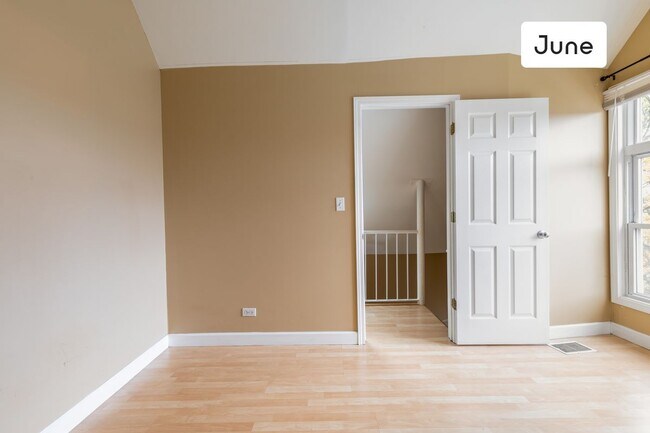 Building Photo - ROOM ONLY in 3-bed/2.0-bath Home