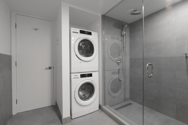 Photo du bâtiment - 3460 Rue Peel