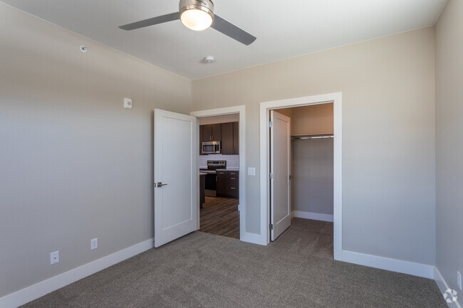1BR, 1BA - 701 SF - FalconView