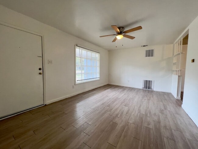 Building Photo - MOVE-IN SPECIAL: Cozy 2-Bedroom Home Near Texas Tech & the Medical District
