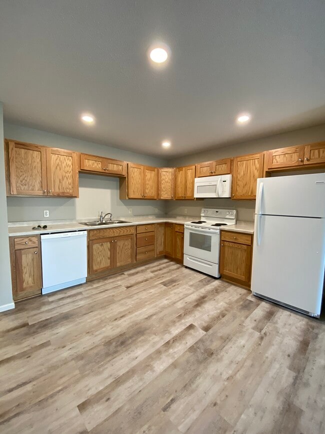 Building Photo - 1551 Gunston Dr