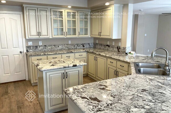 Foto del edificio - 8963 Hillsboro Creek Ct