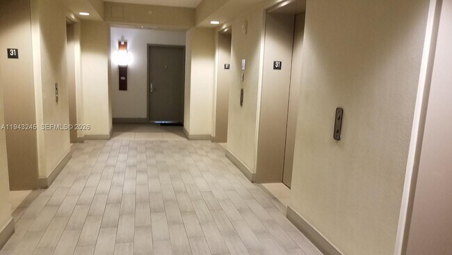 Foto del edificio - 1750 N Bayshore Dr