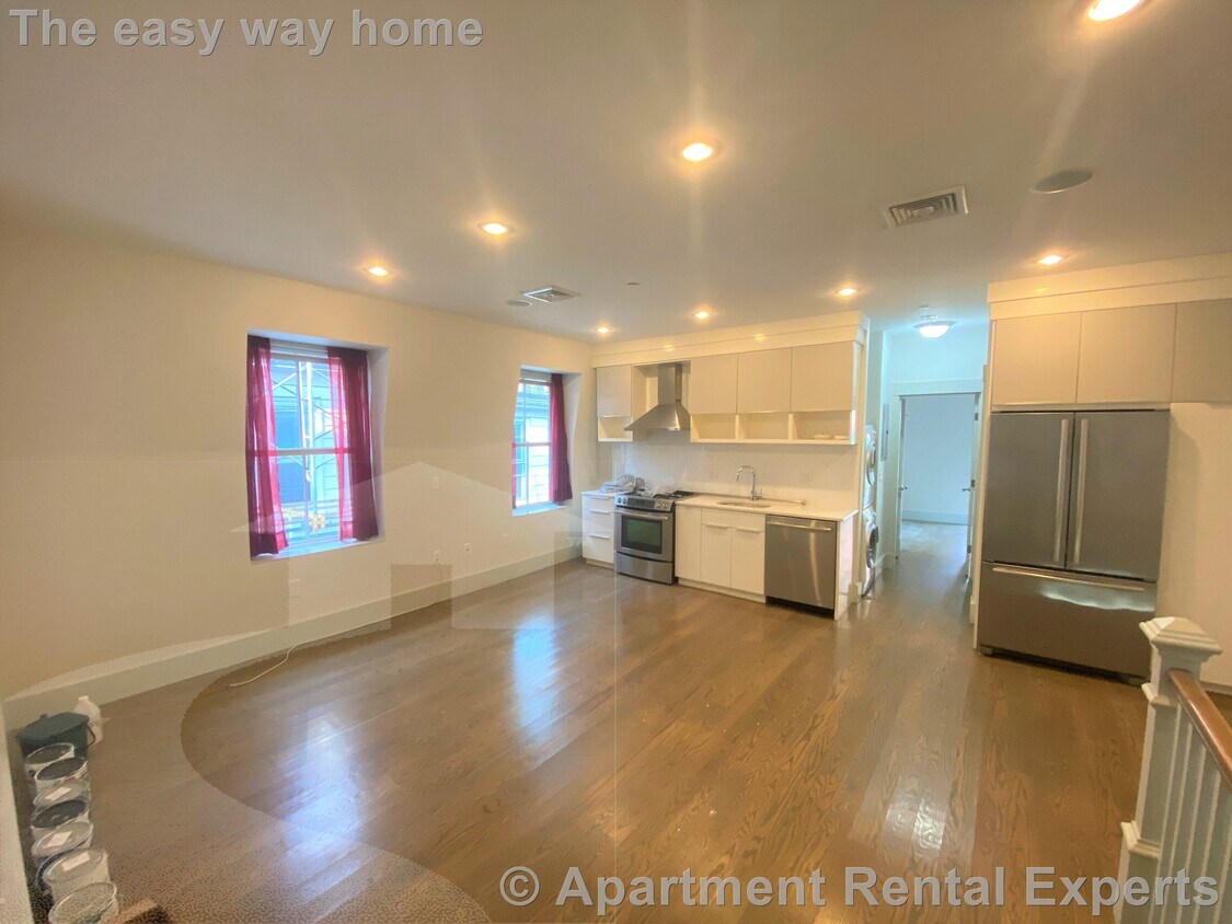 Primary Photo - 15 Boardman St