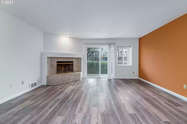 Foto del edificio - 241 N Hayden Bay Drive ~ Resort-Style Livi...