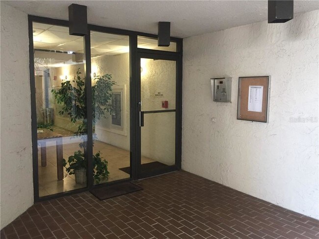 Foto del edificio - 6268 Palma Del Mar Blvd S