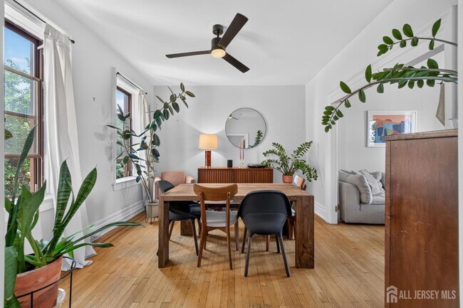 Foto del edificio - 275 Harrison Ave