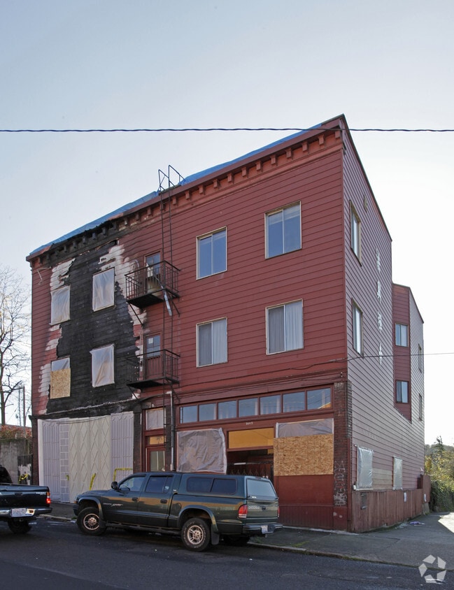Primary Photo - 1007 S Weller St