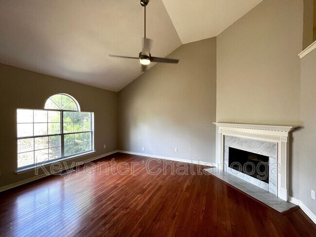 Building Photo - 4108 Lost Oaks Dr
