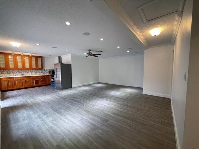 Foto del edificio - 641 SW 8th Ave