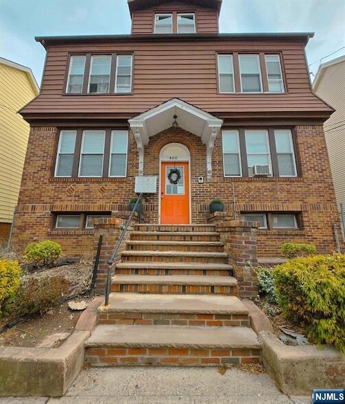 Foto del edificio - 458-460 Leslie Street Unit 2L