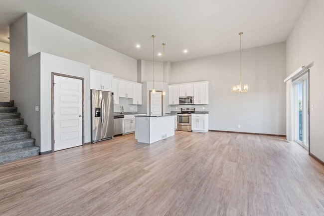 Foto del edificio - 4-bedroom, 3-bathroom West Fargo Single-Family Home w/ 3 Stall Garage