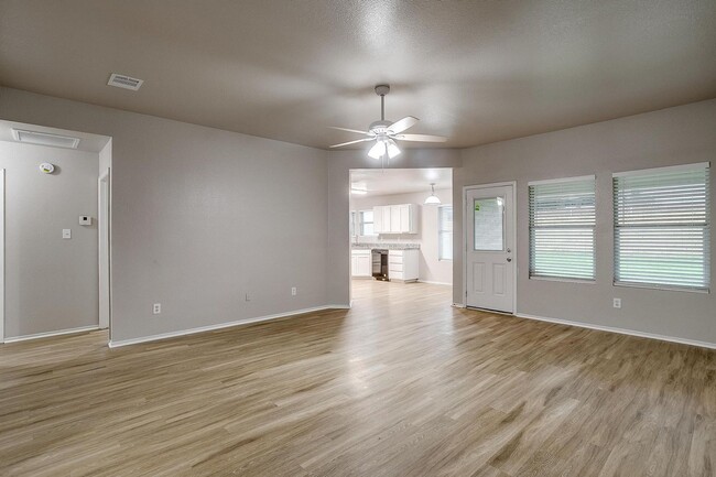 Building Photo - 2616 Castle Pines Dr