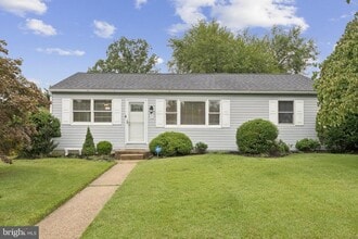 Building Photo - 12 Normandy Dr