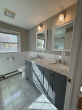 Building Photo - 44 Pine St