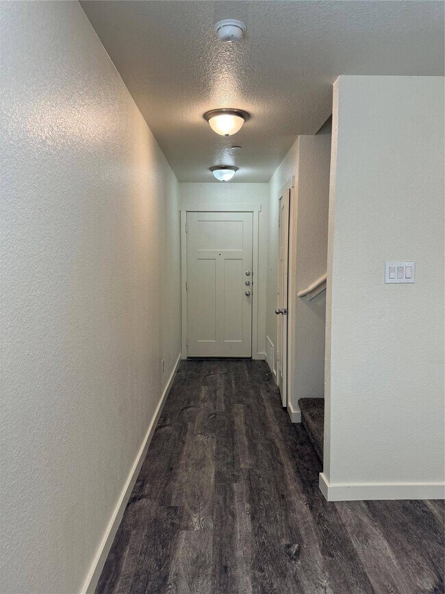 Foto del edificio - 12603 Telge Rd