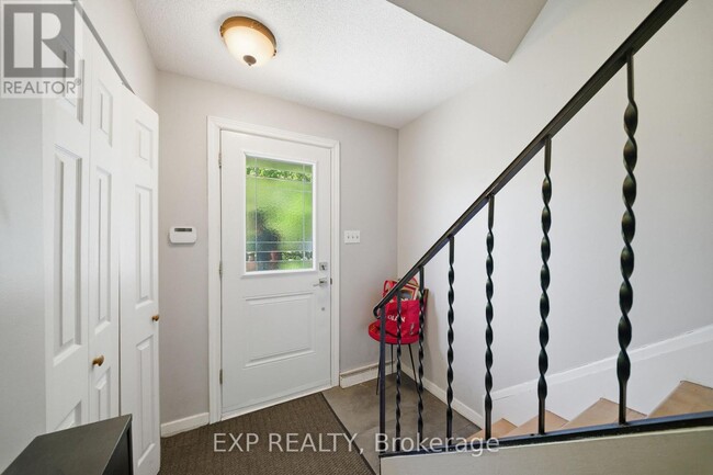 Building Photo - 649 Westview Ave
