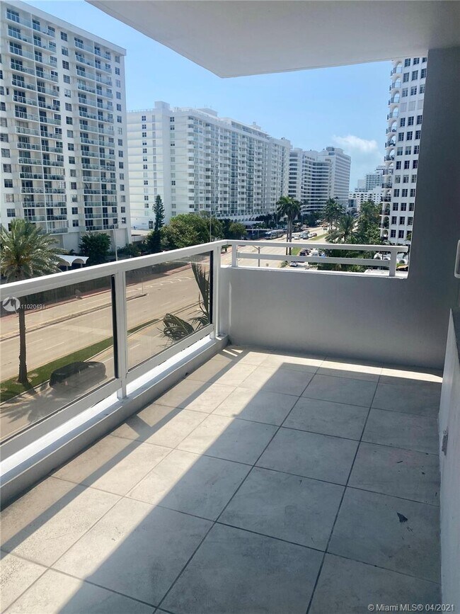 Building Photo - 5700 Collins Ave
