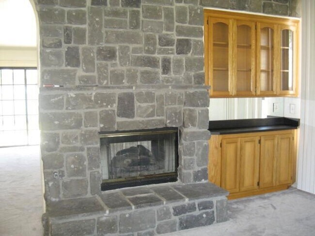 Foto del edificio - Single Story Three Bedroom Home