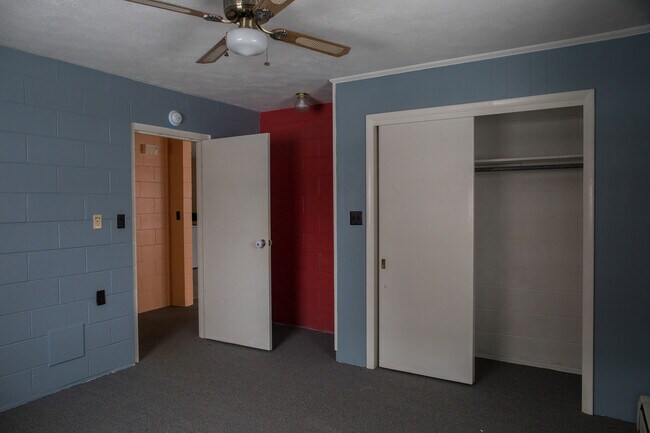 Dormitorio 2 - 1399 North Carolina Hwy 105 Bypass