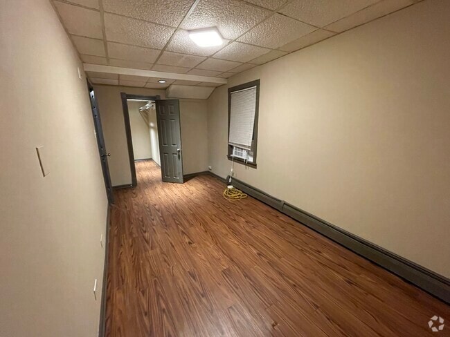 Building Photo - 3450 W Le Moyne St