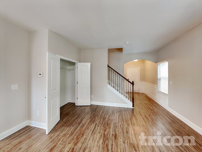 Foto del edificio - 120 Leland Ln