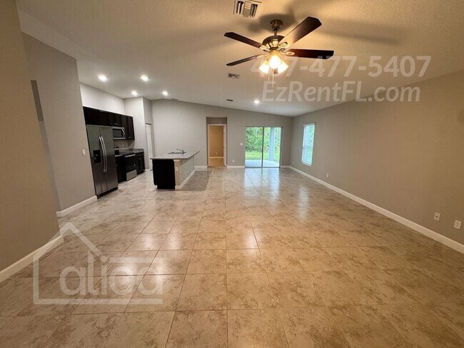 Foto del edificio - 737 Daniels Ave SW